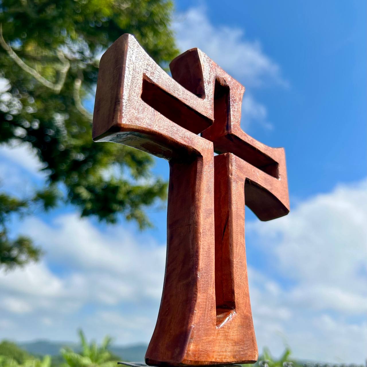 Cruz Vazada de Mesa - Image 2