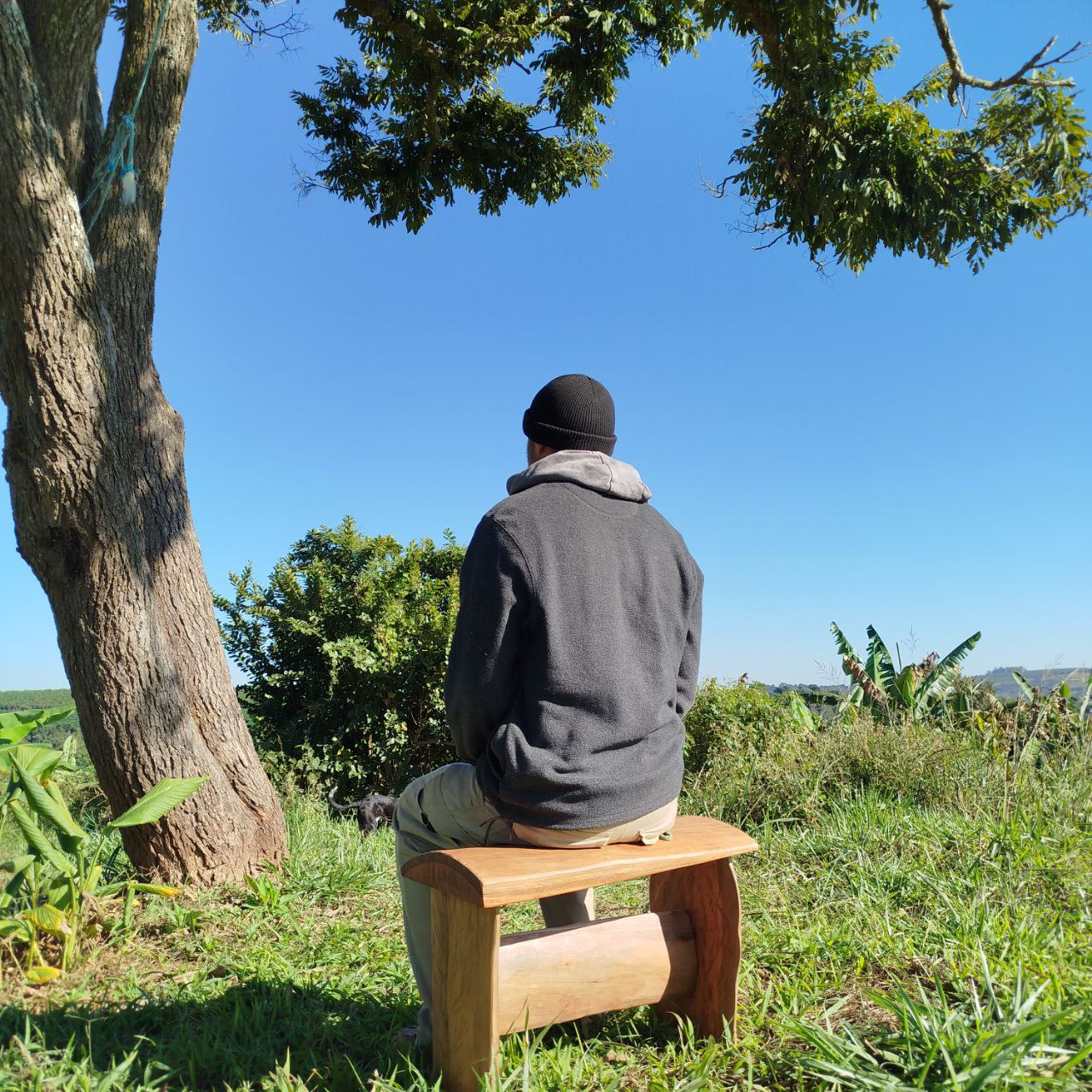 Banco Rústico com detalhes laterais