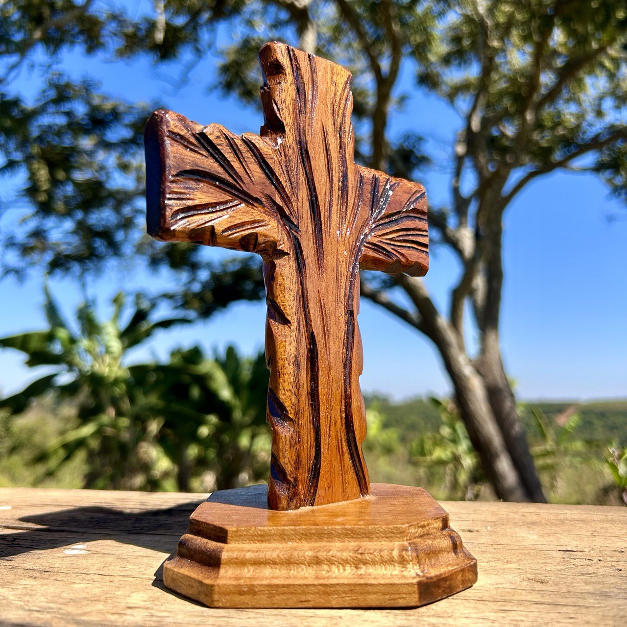 Cruz de Mesa M (17cm) - Ramos de árvore talhado - Image 3