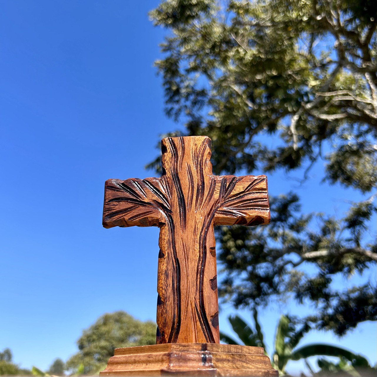 Cruz de Mesa M (17cm) - Ramos de árvore talhado - Image 4