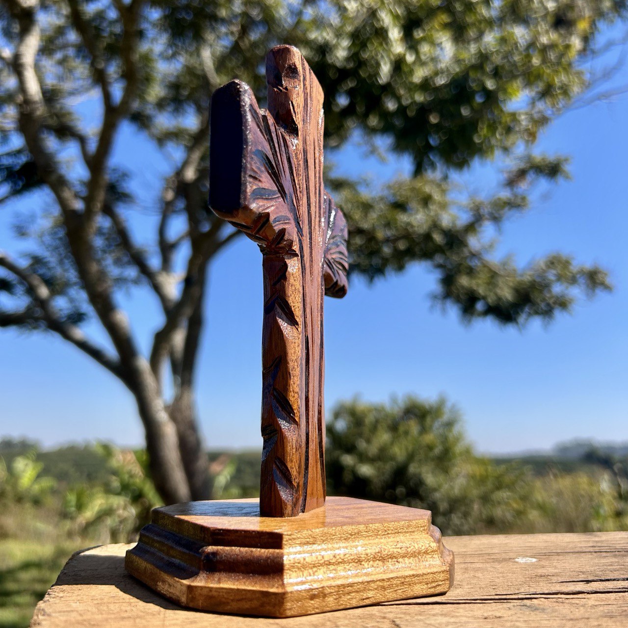 Cruz de Mesa M (17cm) - Ramos de árvore talhado - Image 2