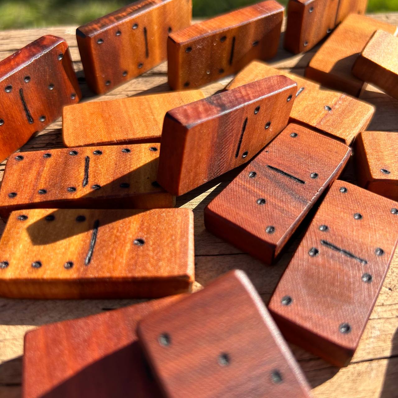 Jogo de Dominó - Avermelhado - Image 2