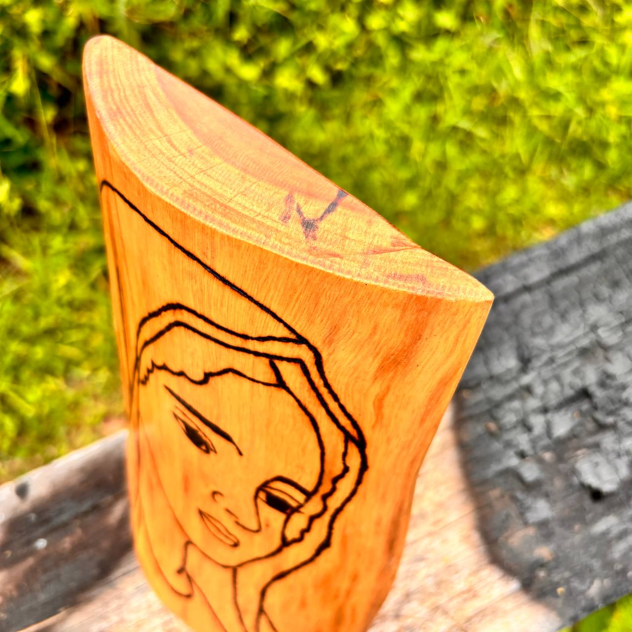 Retrato de mesa Maria - Pirografado / Personalizado - Image 2