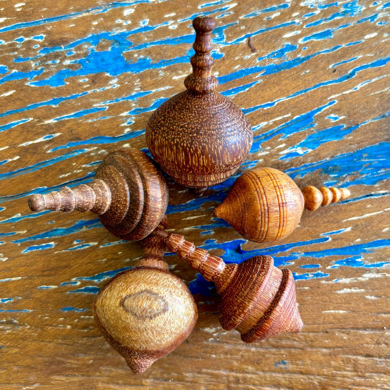 Pião (P) Estilizado